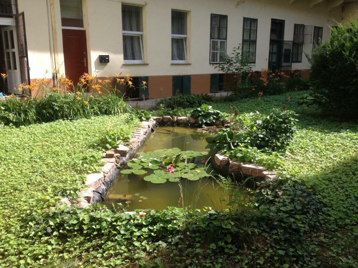 Apartment Gabi's Broadway Nest @ Nagymezo Str Budapest