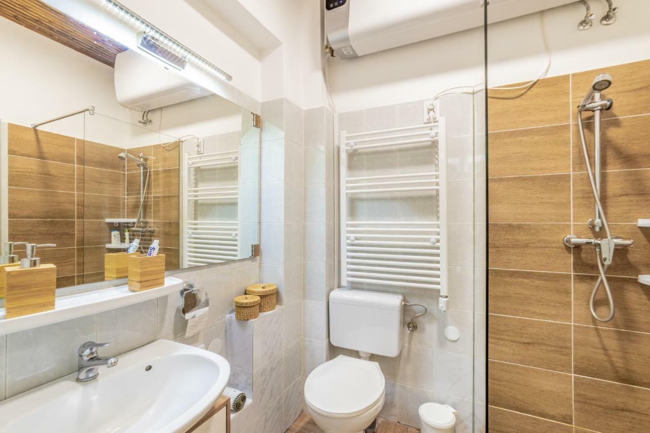 Gabi's Broadway Nest @ Nagymezo Str Apartment Budapest
