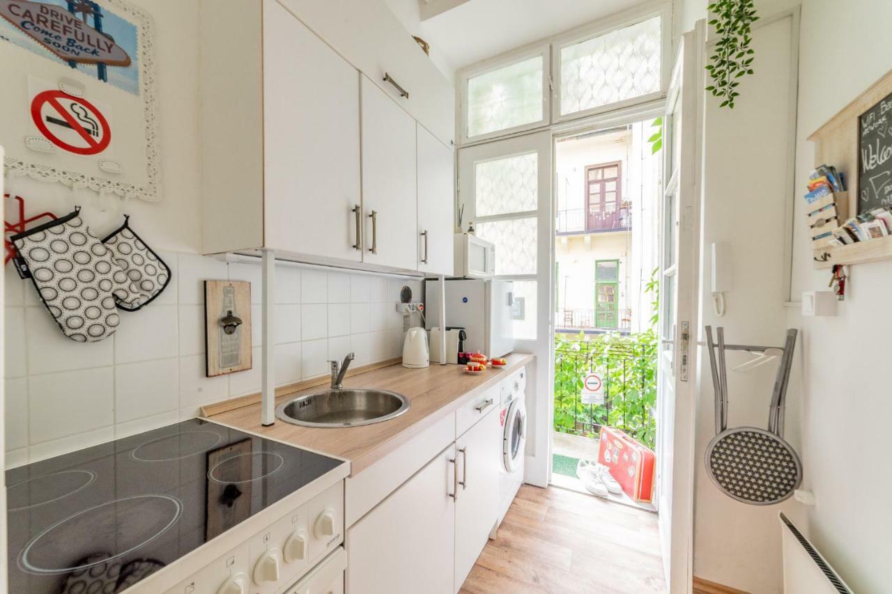 Gabi's Broadway Nest @ Nagymezo Str Apartment *