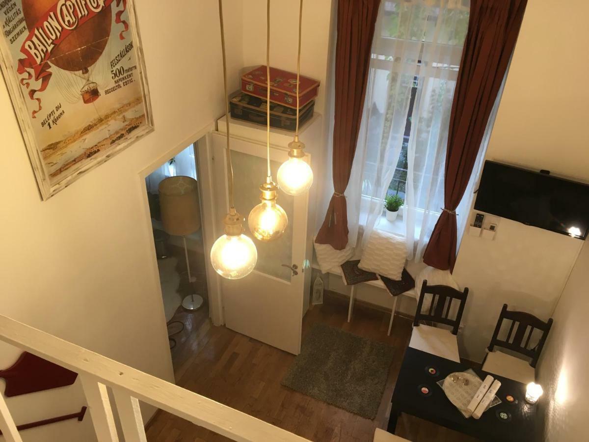 Gabi's Broadway Nest @ Nagymező Str Apartman